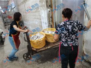 客戶使用《空氣能烘干房》烘干魚，師傅已完成安裝調(diào)試